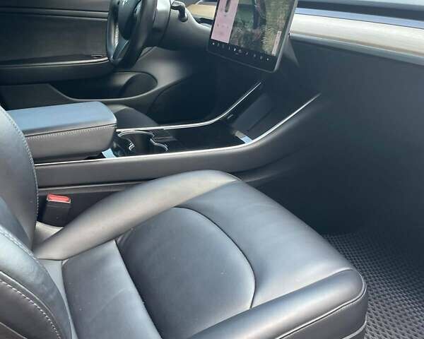 Серый Тесла Модель 3, объемом двигателя 0 л и пробегом 94 тыс. км за 18000 $, фото 43 на Automoto.ua