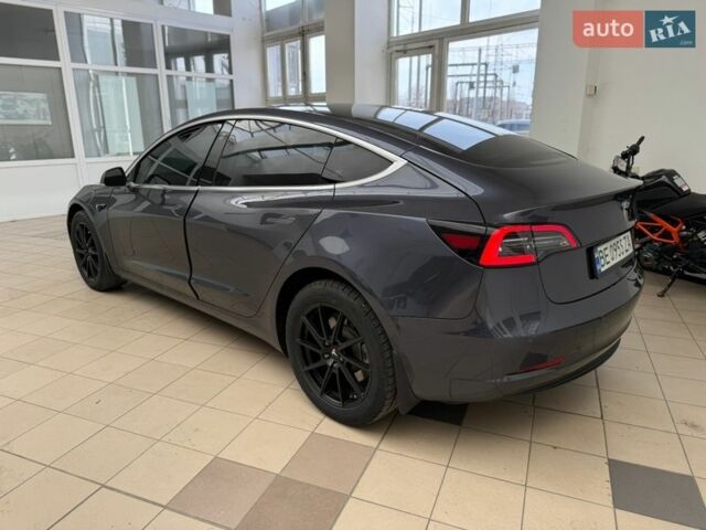 Серый Тесла Модель 3, объемом двигателя 0 л и пробегом 200 тыс. км за 15900 $, фото 3 на Automoto.ua