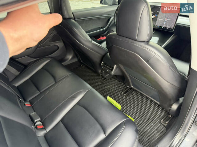 Серый Тесла Модель 3, объемом двигателя 0 л и пробегом 150 тыс. км за 17000 $, фото 12 на Automoto.ua