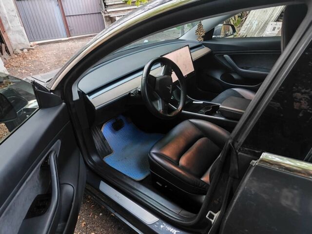 Серый Тесла Модель 3, объемом двигателя 0 л и пробегом 75 тыс. км за 17100 $, фото 9 на Automoto.ua