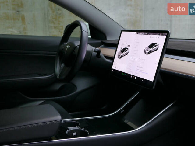 Серый Тесла Модель 3, объемом двигателя 0 л и пробегом 119 тыс. км за 18300 $, фото 23 на Automoto.ua