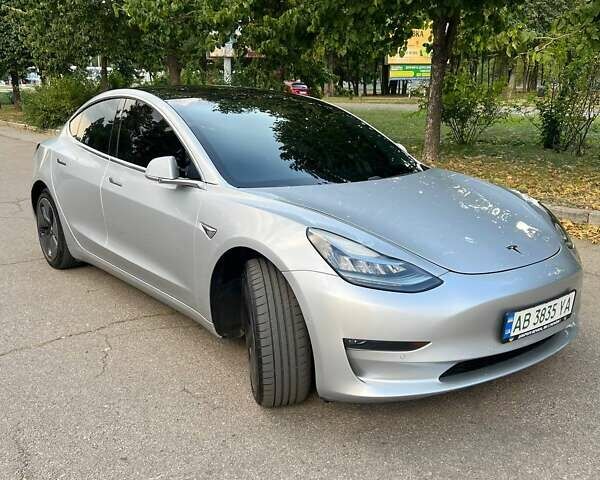 Серый Тесла Модель 3, объемом двигателя 0 л и пробегом 131 тыс. км за 16900 $, фото 1 на Automoto.ua
