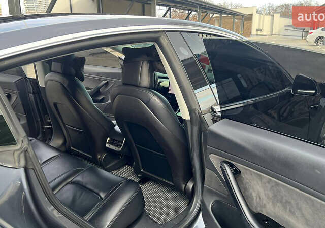 Серый Тесла Модель 3, объемом двигателя 0 л и пробегом 250 тыс. км за 15000 $, фото 5 на Automoto.ua