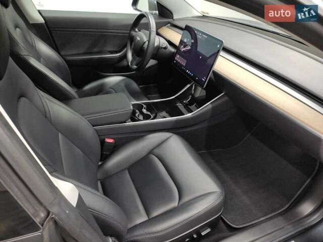 Тесла Модель 3 2018 у Львові на Automoto.ua Сірий Тесла Модель 3, об'ємом двигуна 0 л та пробігом 150 тис. км за 17500 $, фото 12 на Automoto.ua