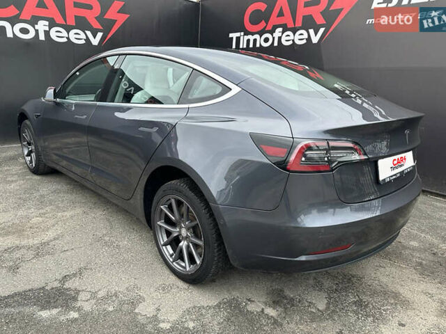 Серый Тесла Модель 3, объемом двигателя 0 л и пробегом 136 тыс. км за 16500 $, фото 3 на Automoto.ua
