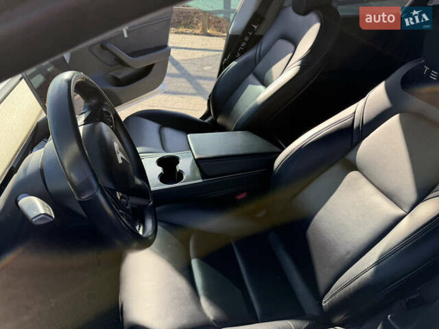 Серый Тесла Модель 3, объемом двигателя 0 л и пробегом 67 тыс. км за 18000 $, фото 7 на Automoto.ua