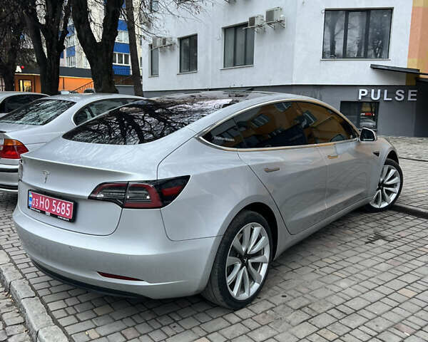 Серый Тесла Модель 3, объемом двигателя 0 л и пробегом 235 тыс. км за 14200 $, фото 13 на Automoto.ua