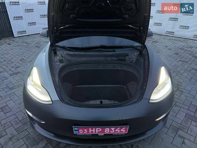 Серый Тесла Модель 3, объемом двигателя 0 л и пробегом 133 тыс. км за 12400 $, фото 8 на Automoto.ua