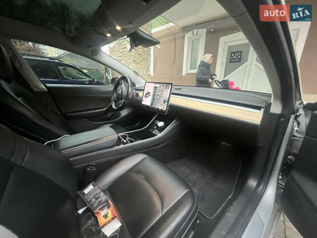Сірий Тесла Модель 3, об'ємом двигуна 0 л та пробігом 235 тис. км за 14800 $, фото 3 на Automoto.ua