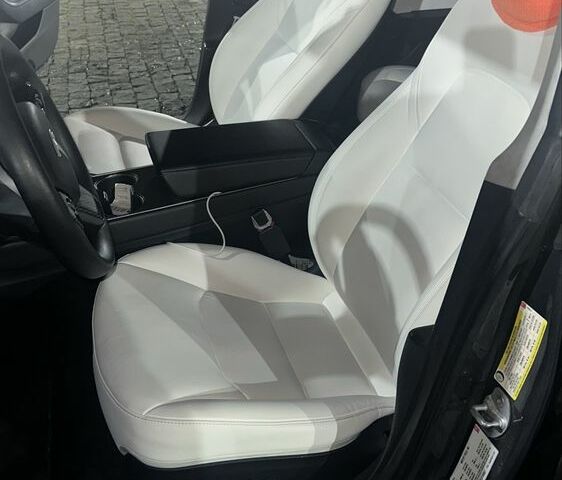 Сірий Тесла Модель 3, об'ємом двигуна 0 л та пробігом 127 тис. км за 18000 $, фото 5 на Automoto.ua