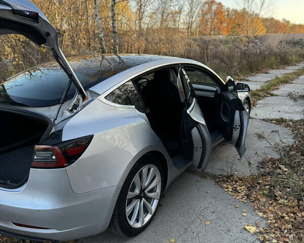 Серый Тесла Модель 3, объемом двигателя 0 л и пробегом 138 тыс. км за 17300 $, фото 8 на Automoto.ua