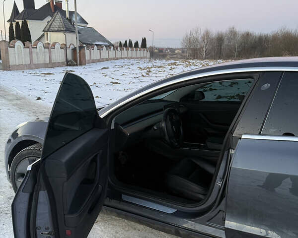Сірий Тесла Модель 3, об'ємом двигуна 0 л та пробігом 130 тис. км за 17100 $, фото 6 на Automoto.ua