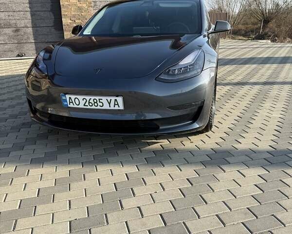 Серый Тесла Модель 3, объемом двигателя 0 л и пробегом 122 тыс. км за 15490 $, фото 7 на Automoto.ua