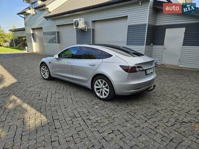 Тесла Модель 3 2018 у Львові на Automoto.ua Сірий Тесла Модель 3, об'ємом двигуна 0 л та пробігом 102 тис. км за 19000 $, фото 9 на Automoto.ua