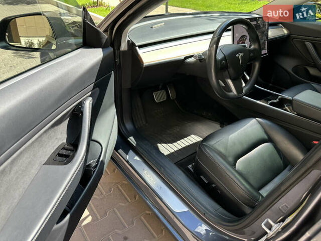Серый Тесла Модель 3, объемом двигателя 0 л и пробегом 90 тыс. км за 17600 $, фото 27 на Automoto.ua