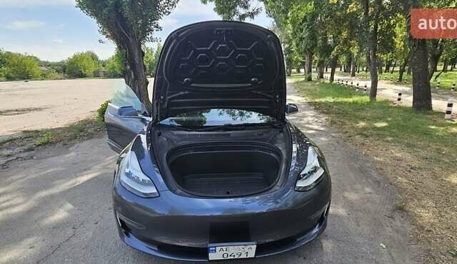 Сірий Тесла Модель 3, об'ємом двигуна 0 л та пробігом 81 тис. км за 19000 $, фото 7 на Automoto.ua