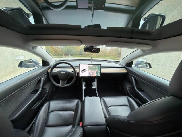 Тесла Модель 3 2019 в Тернополе на Automoto.ua Серый Тесла Модель 3, объемом двигателя 0 л и пробегом 125 тыс. км за 19900 $, фото 5 на Automoto.ua