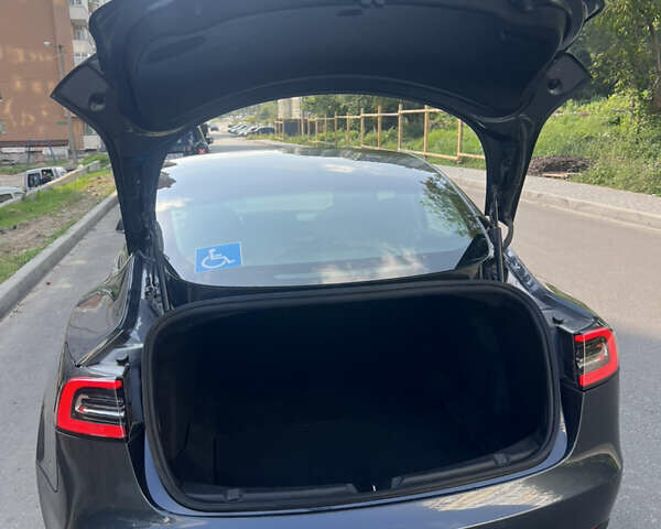 Серый Тесла Модель 3, объемом двигателя 0 л и пробегом 90 тыс. км за 15500 $, фото 11 на Automoto.ua