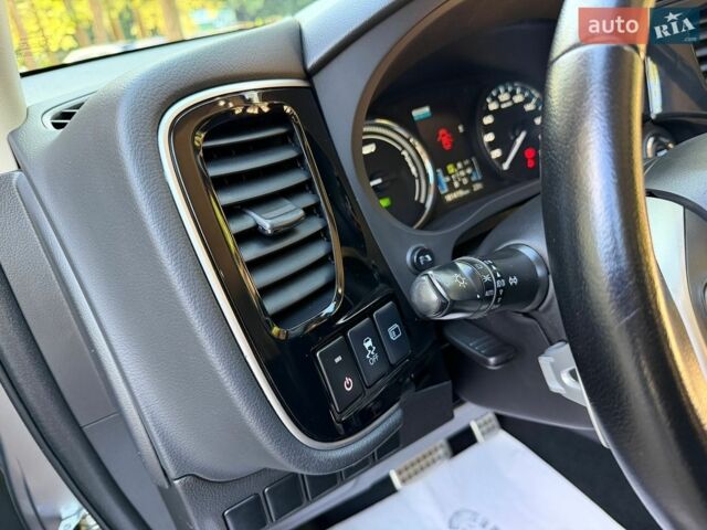 Сірий Тесла Модель 3, об'ємом двигуна 0 л та пробігом 37 тис. км за 7916 $, фото 3 на Automoto.ua