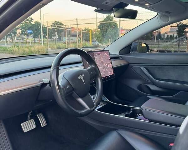 Серый Тесла Модель 3, объемом двигателя 0 л и пробегом 120 тыс. км за 15700 $, фото 2 на Automoto.ua