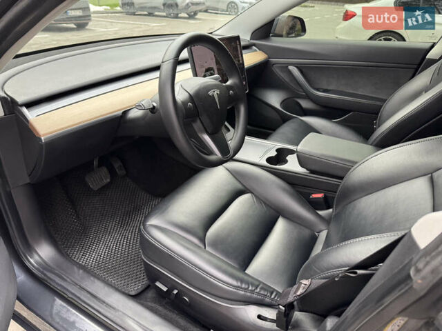 Серый Тесла Модель 3, объемом двигателя 0 л и пробегом 62 тыс. км за 17500 $, фото 17 на Automoto.ua