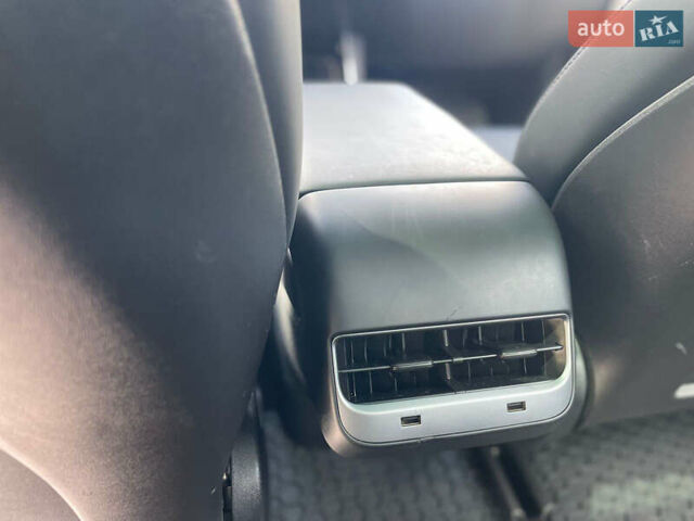 Сірий Тесла Модель 3, об'ємом двигуна 0 л та пробігом 49 тис. км за 21800 $, фото 18 на Automoto.ua