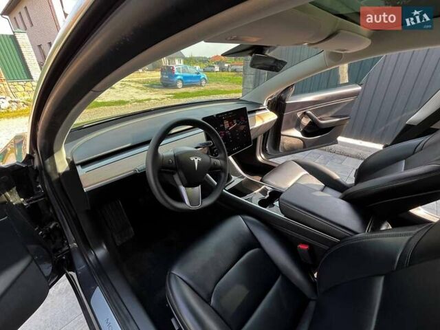 Серый Тесла Модель 3, объемом двигателя 0 л и пробегом 88 тыс. км за 17700 $, фото 12 на Automoto.ua