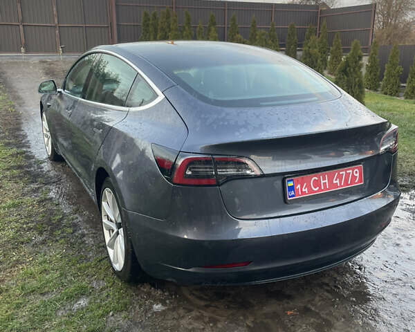 Серый Тесла Модель 3, объемом двигателя 0 л и пробегом 77 тыс. км за 16200 $, фото 4 на Automoto.ua