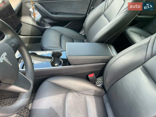 Сірий Тесла Модель 3, об'ємом двигуна 0 л та пробігом 49 тис. км за 21800 $, фото 10 на Automoto.ua