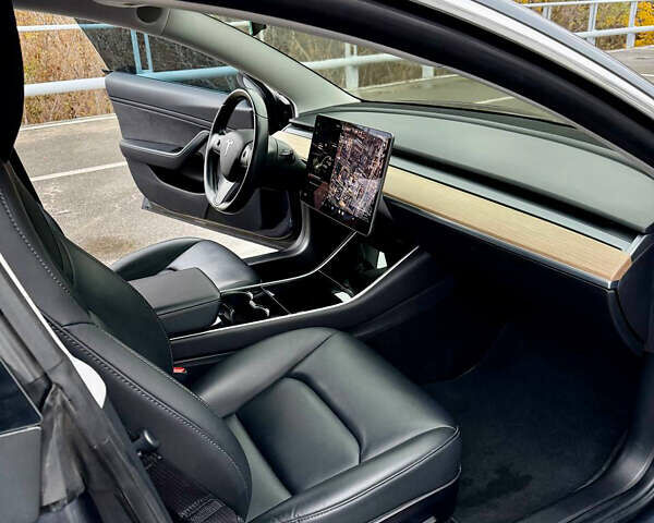 Серый Тесла Модель 3, объемом двигателя 0 л и пробегом 63 тыс. км за 20500 $, фото 19 на Automoto.ua