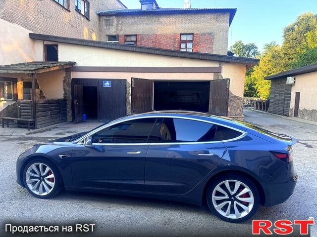 Серый Тесла Модель 3, объемом двигателя 0 л и пробегом 180 тыс. км за 18500 $, фото 1 на Automoto.ua