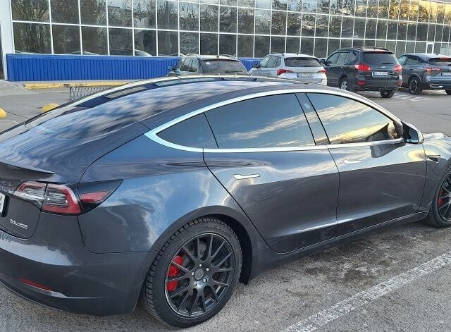 Сірий Тесла Модель 3, об'ємом двигуна 0 л та пробігом 49 тис. км за 21000 $, фото 2 на Automoto.ua