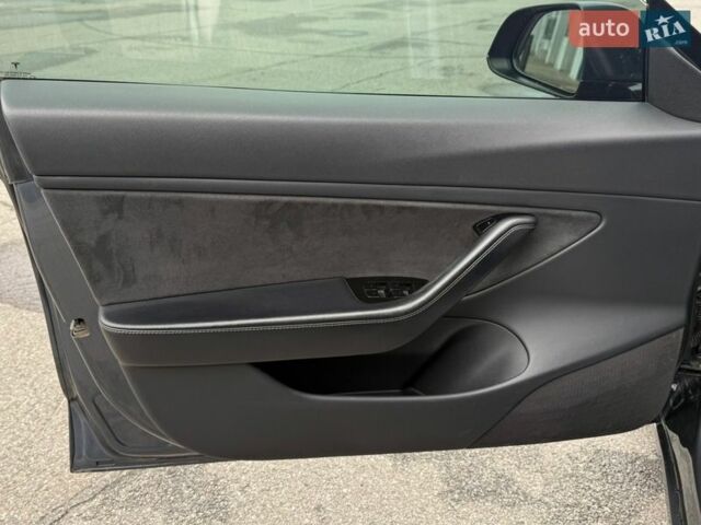 Серый Тесла Модель 3, объемом двигателя 0 л и пробегом 63 тыс. км за 21500 $, фото 21 на Automoto.ua