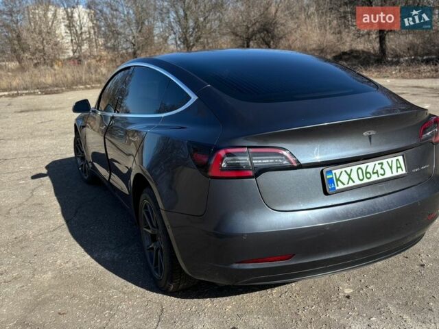 Серый Тесла Модель 3, объемом двигателя 0 л и пробегом 74 тыс. км за 23999 $, фото 6 на Automoto.ua