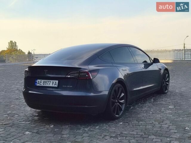 Серый Тесла Модель 3, объемом двигателя 0 л и пробегом 58 тыс. км за 22000 $, фото 3 на Automoto.ua