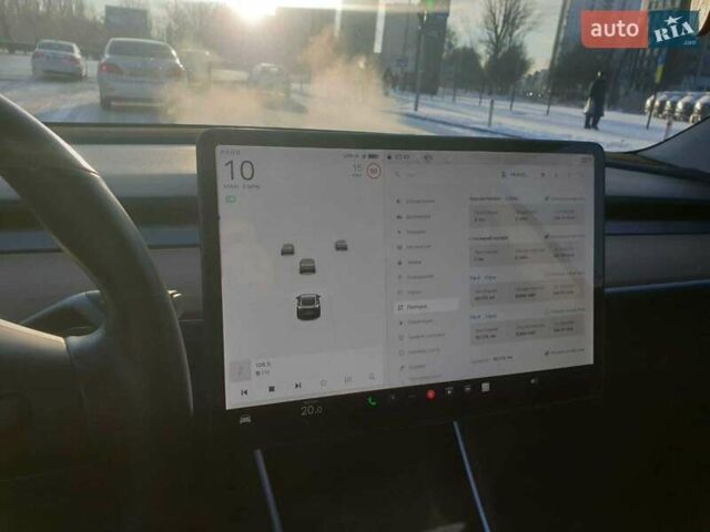 Серый Тесла Модель 3, объемом двигателя 0 л и пробегом 70 тыс. км за 18500 $, фото 30 на Automoto.ua