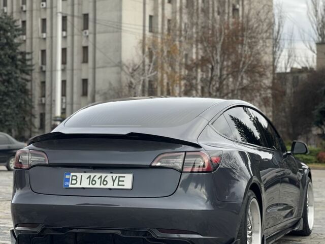 Серый Тесла Модель 3, объемом двигателя 0 л и пробегом 119 тыс. км за 18500 $, фото 3 на Automoto.ua