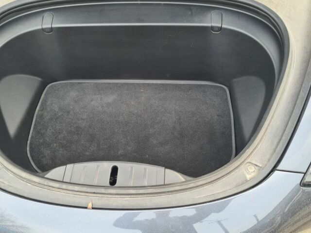 Серый Тесла Модель 3, объемом двигателя 0 л и пробегом 85 тыс. км за 18000 $, фото 11 на Automoto.ua