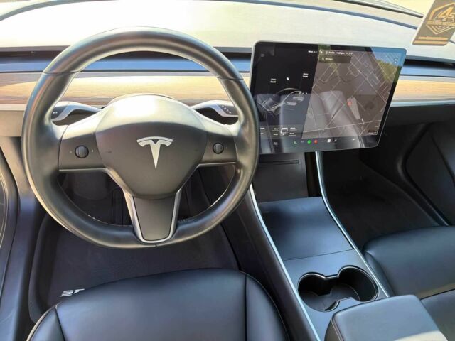 Сірий Тесла Модель 3, об'ємом двигуна 0 л та пробігом 34 тис. км за 10000 $, фото 8 на Automoto.ua