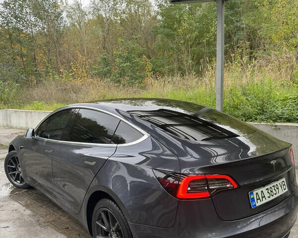 Тесла Модель 3 2019 в Киеве на Automoto.ua Серый Тесла Модель 3, объемом двигателя 0 л и пробегом 98 тыс. км за 22000 $, фото 7 на Automoto.ua