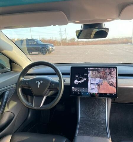 Сірий Тесла Модель 3, об'ємом двигуна 0 л та пробігом 119 тис. км за 17700 $, фото 8 на Automoto.ua