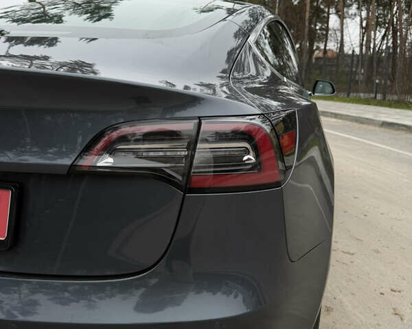 Серый Тесла Модель 3, объемом двигателя 0 л и пробегом 135 тыс. км за 16999 $, фото 33 на Automoto.ua