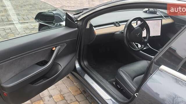 Сірий Тесла Модель 3, об'ємом двигуна 0 л та пробігом 108 тис. км за 18800 $, фото 20 на Automoto.ua