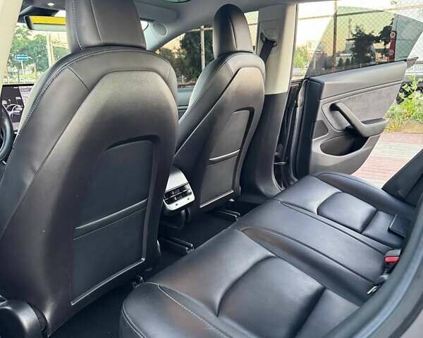 Серый Тесла Модель 3, объемом двигателя 0 л и пробегом 120 тыс. км за 15700 $, фото 7 на Automoto.ua