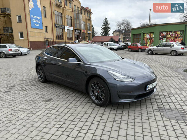 Серый Тесла Модель 3, объемом двигателя 0 л и пробегом 90 тыс. км за 19500 $, фото 1 на Automoto.ua