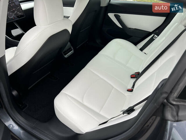 Сірий Тесла Модель 3, об'ємом двигуна 0 л та пробігом 110 тис. км за 20000 $, фото 11 на Automoto.ua