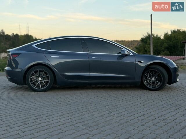 Серый Тесла Модель 3, объемом двигателя 0 л и пробегом 86 тыс. км за 14900 $, фото 22 на Automoto.ua