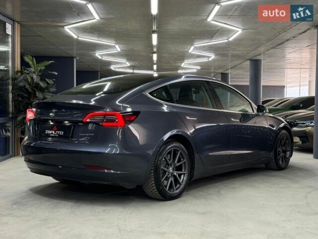 Серый Тесла Модель 3, объемом двигателя 0 л и пробегом 56 тыс. км за 16900 $, фото 15 на Automoto.ua
