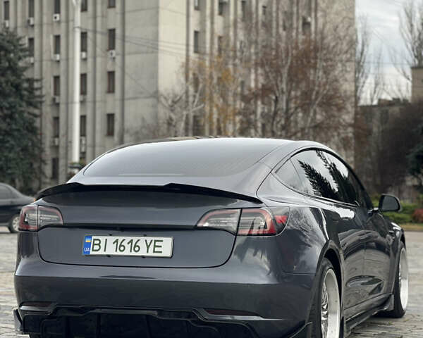 Серый Тесла Модель 3, объемом двигателя 0 л и пробегом 117 тыс. км за 18700 $, фото 4 на Automoto.ua