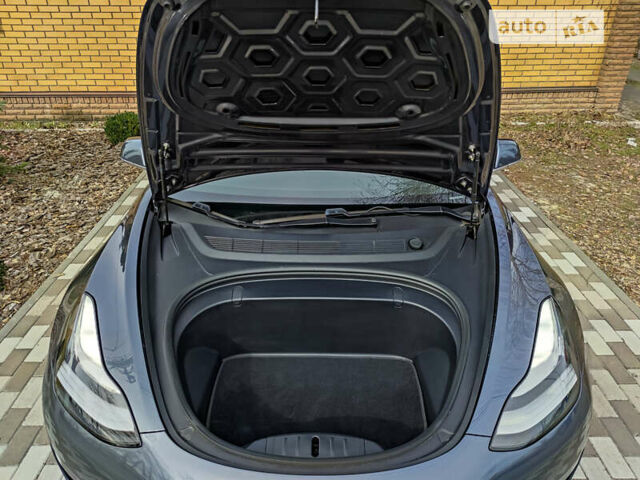 Серый Тесла Модель 3, объемом двигателя 0 л и пробегом 75 тыс. км за 22500 $, фото 20 на Automoto.ua